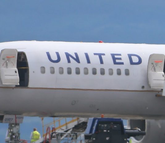 Two pilots arrested over failed breath test before Glasgow to America flight – Cumnock Chronicle
